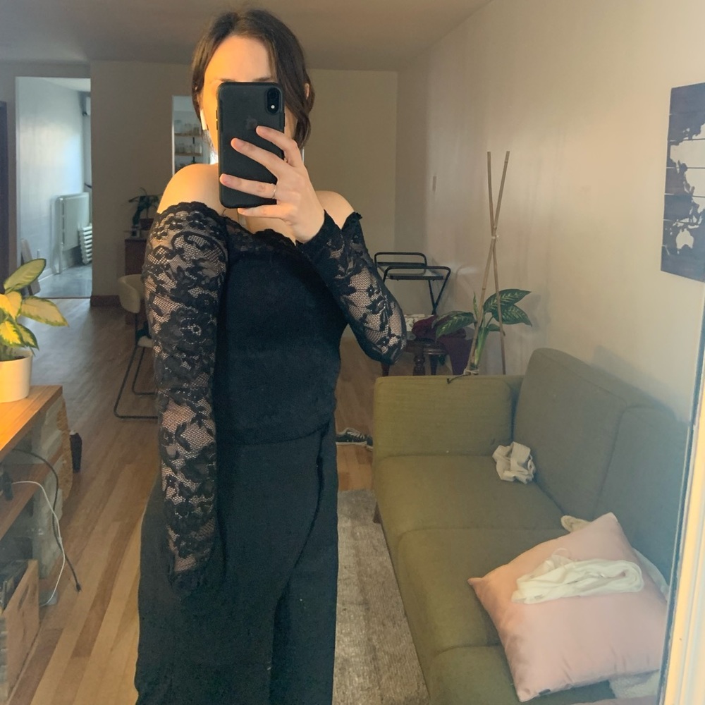 Black long sleeves shirt